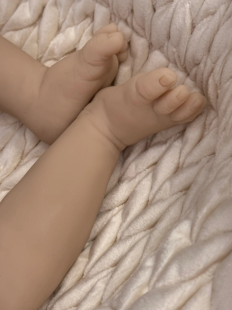 DAHLIA ASLEEP